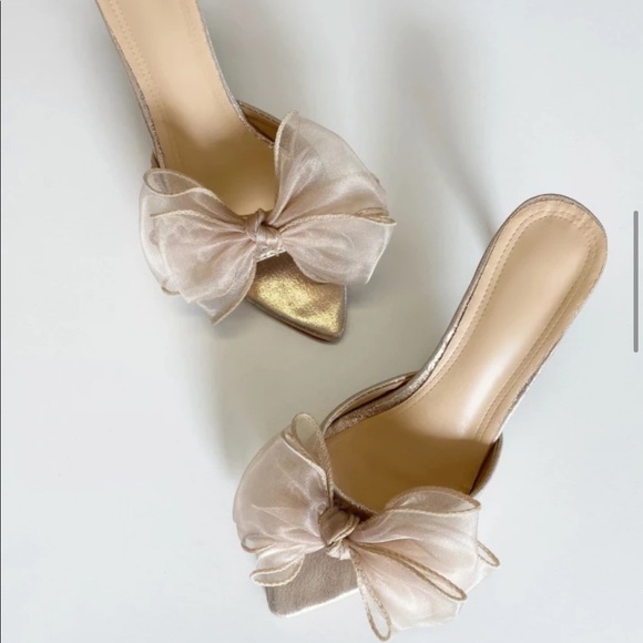 PRESALE! Champagne Tone Bow Pointed Dress Slippers